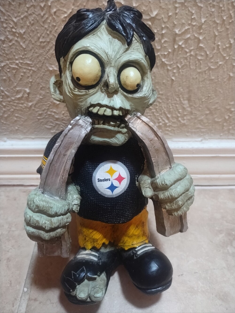 Forever Collectibles Nfl Pittsburgh Steelers Zombie
